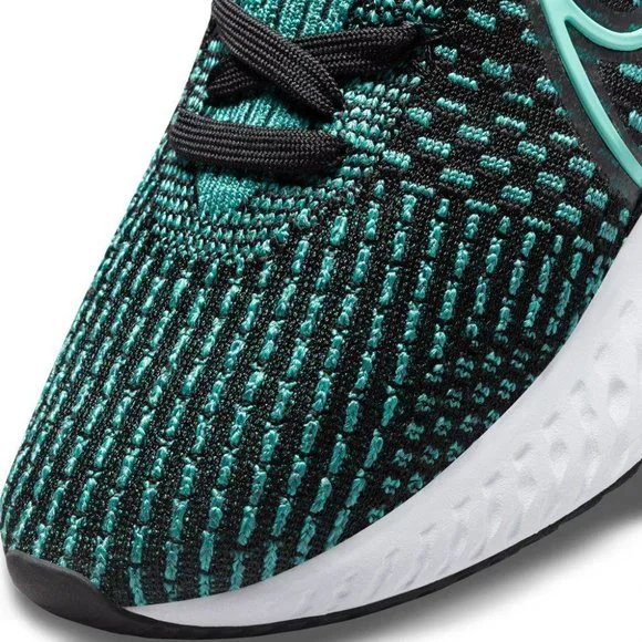 Nike React Infinity Run Flyknit 3. Brand New. Womens Size: 6.5